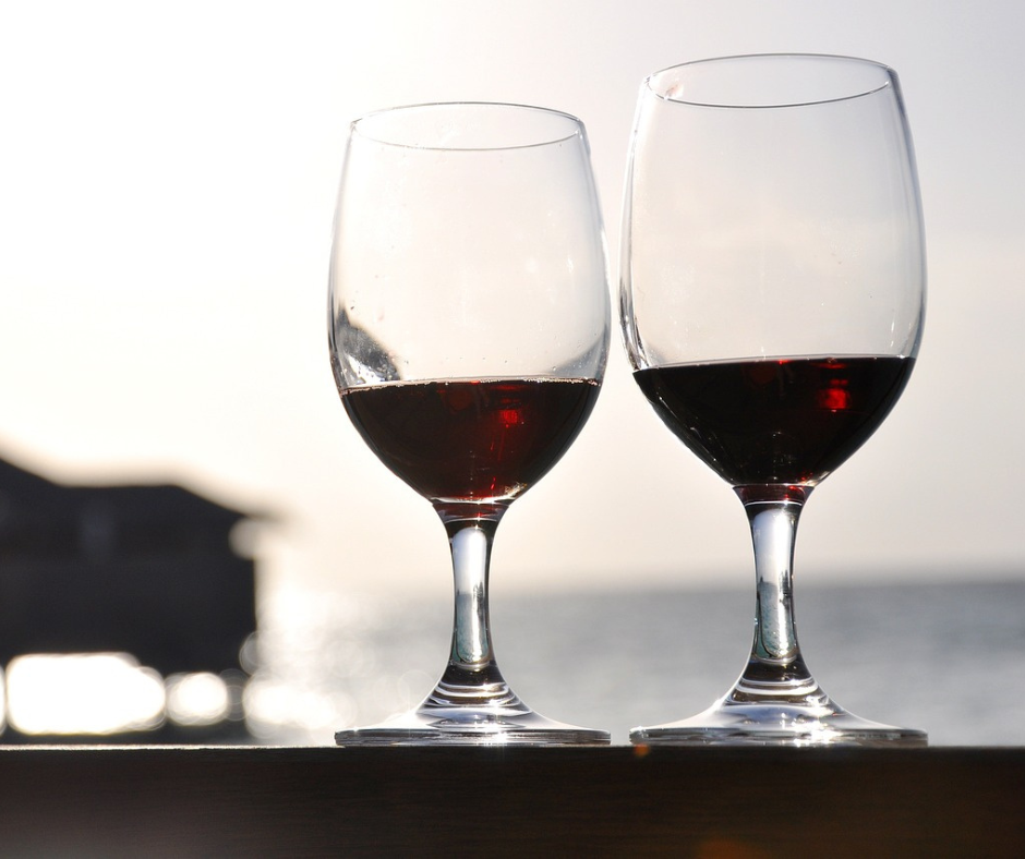 6 Vini Rossi da Bere Freschi in Estate