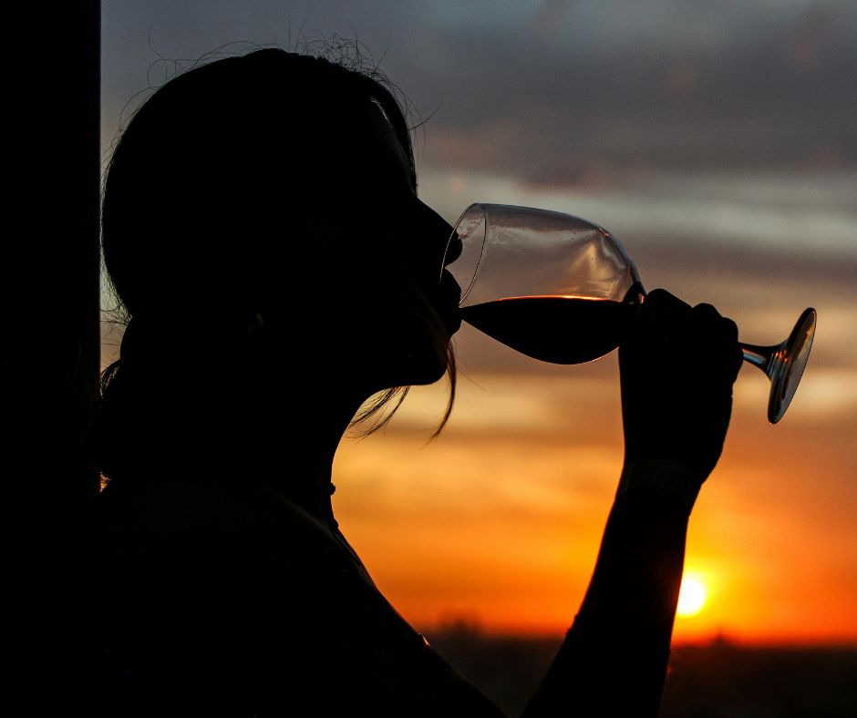 Notizie sul vino: Nonostante tutto, gli italiani continuano ad amare il vino, ecco i numeri che stupiscono