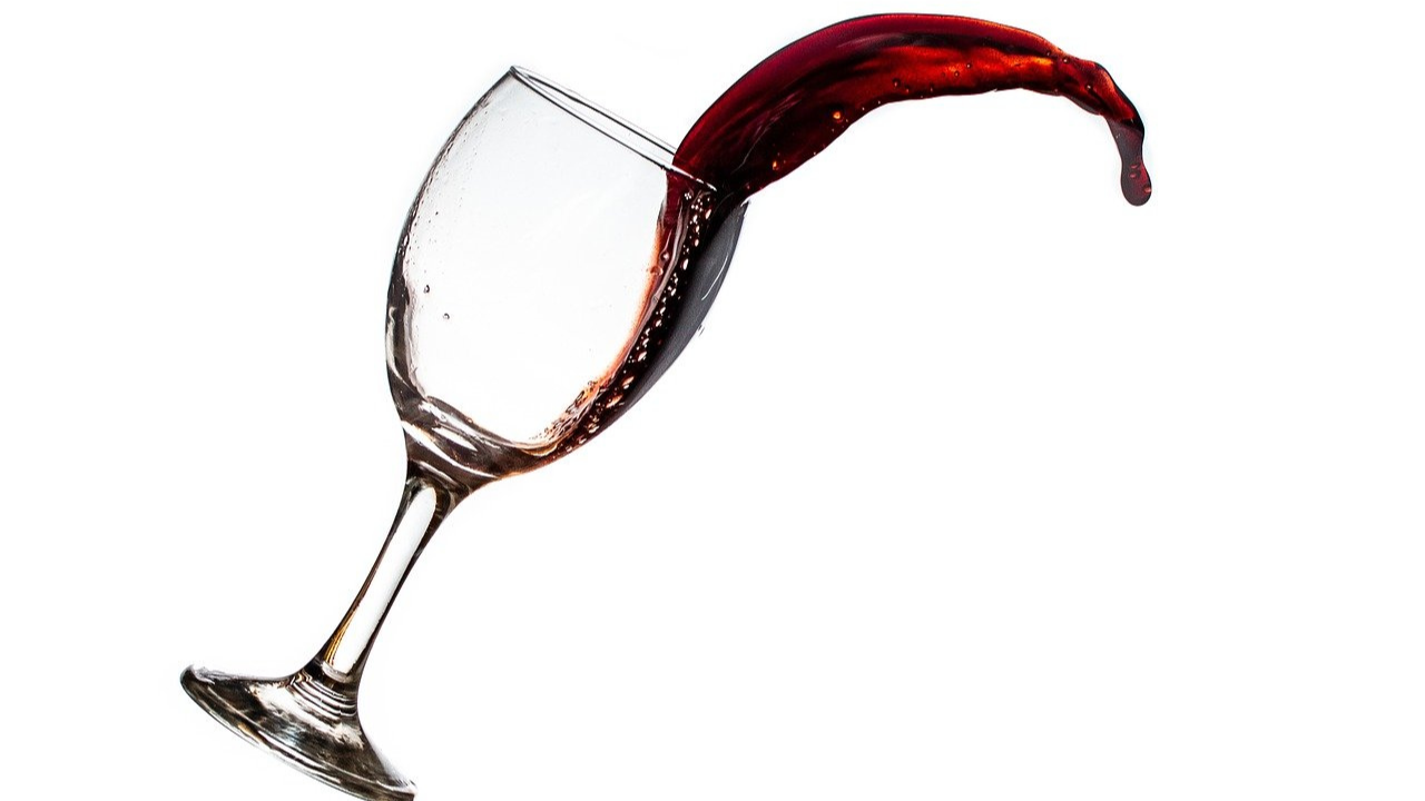 What to do when you spill a glass of wine at the table