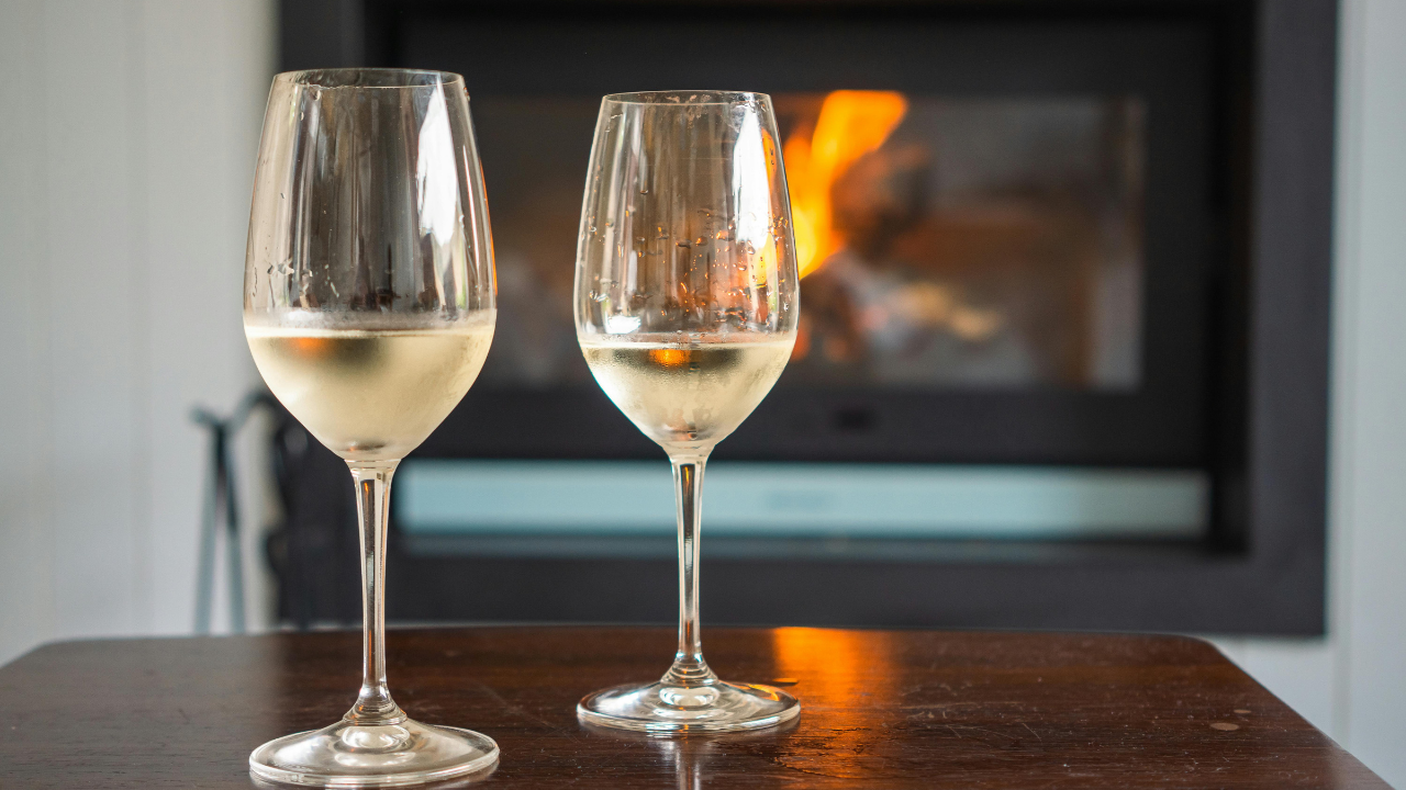 Come versare il vino senza gocce fuori dal bicchiere