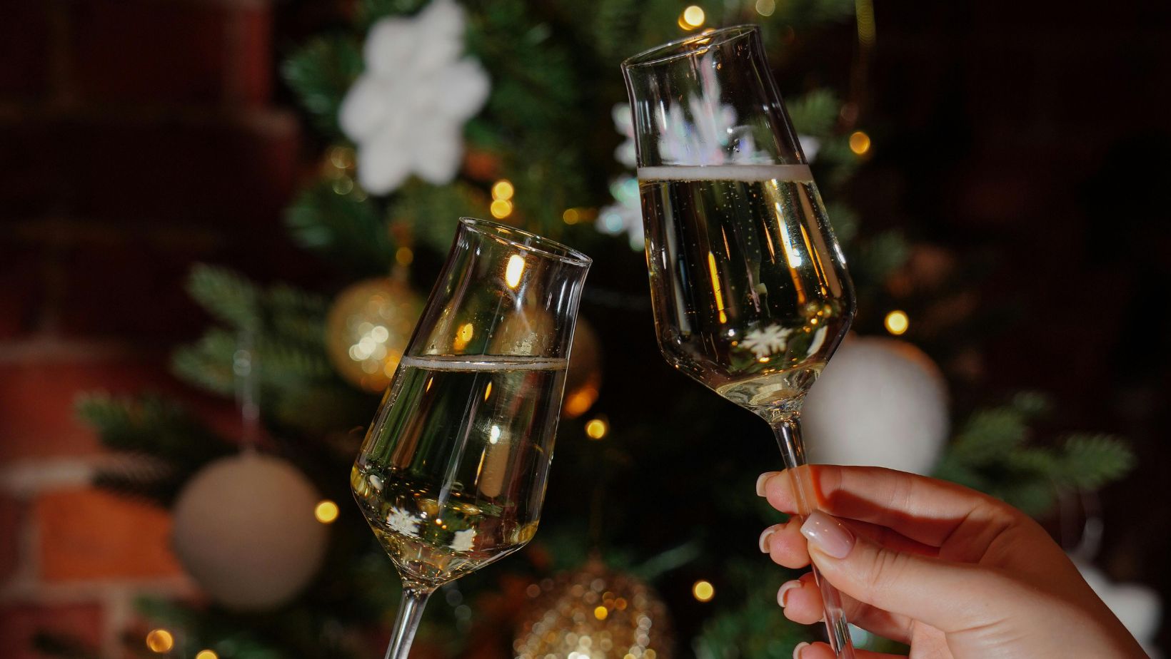 How to Organize the Perfect Christmas Toast: Complete Guide