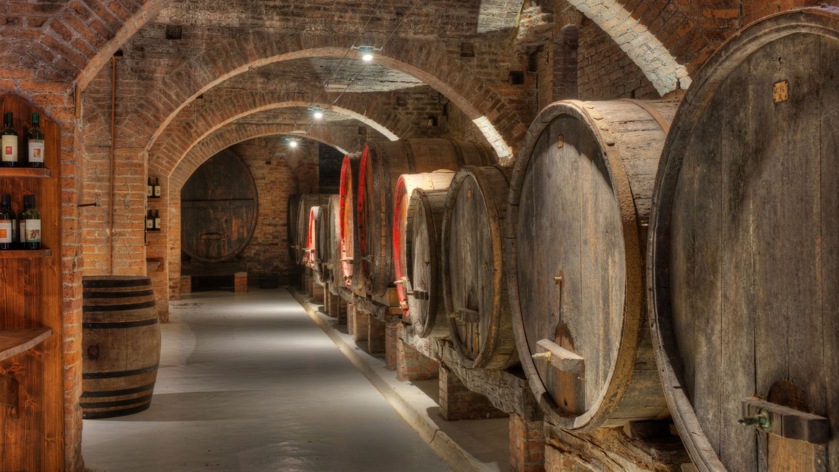 Il Piemonte in aiuto dei produttori di vino: 1,5 milioni di euro per smaltire le giacenze