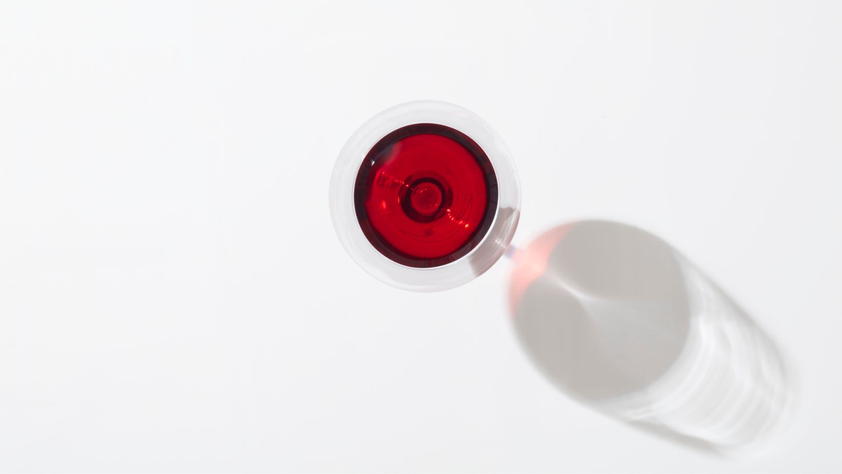 D'estate il vino rosso si può bere fresco? Ecco la risposta