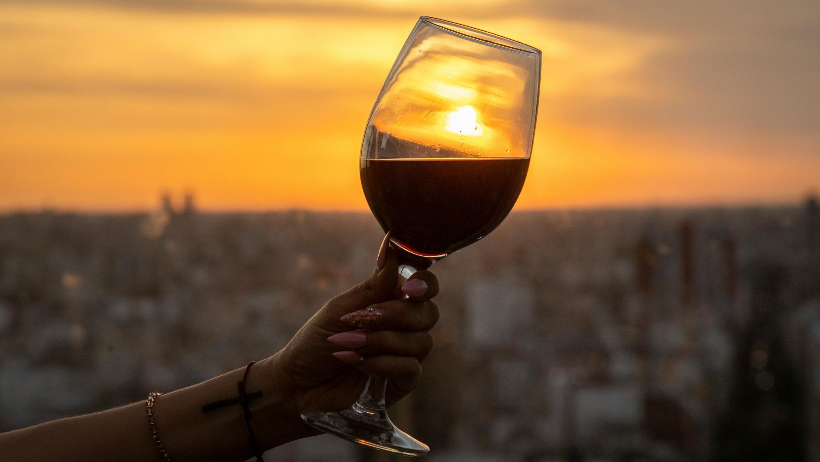D'estate il vino rosso si può bere fresco? Ecco la risposta